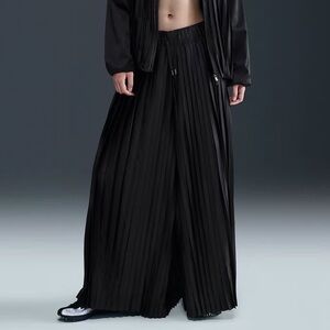 NIKE Mid Rise Pleated Track Pants